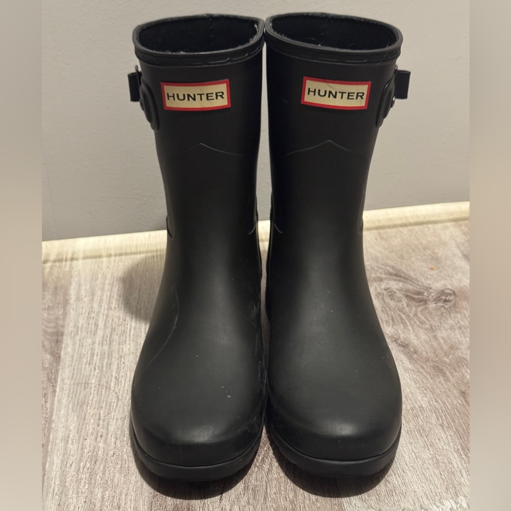 HUNTER short slim rain boots.
